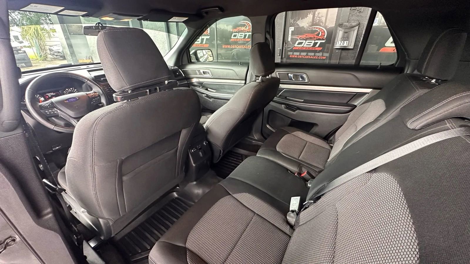 Used 2018 Ford Explorer XLT image 9