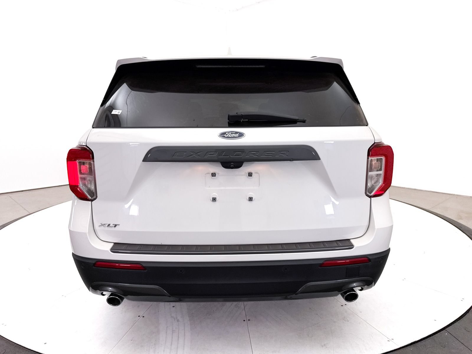 Used 2021 Ford Explorer XLT w/ Equipment Group 202A RWD image 17