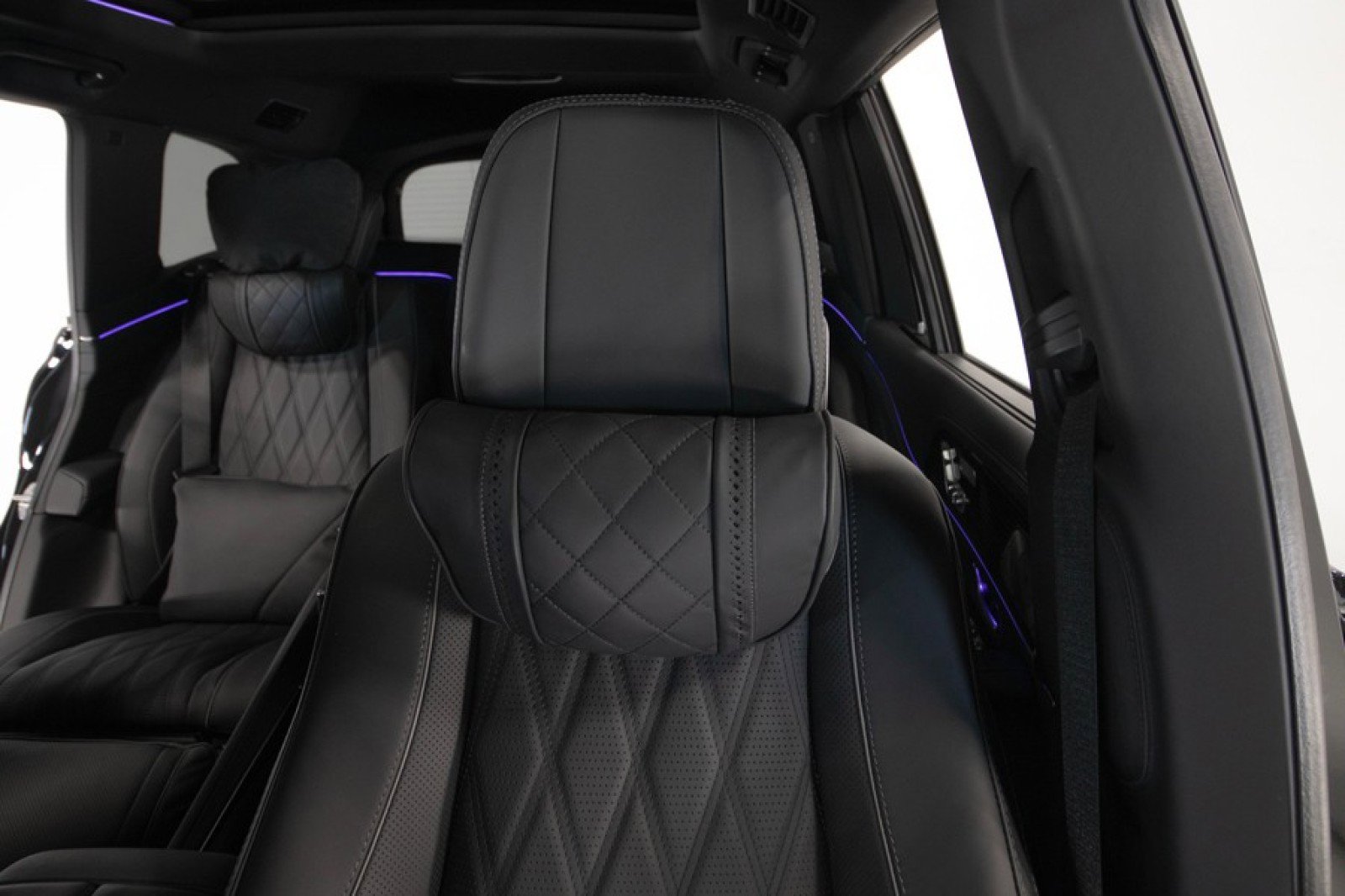 Used 2024 Mercedes-Benz Maybach GLS 600 4MATIC image 4