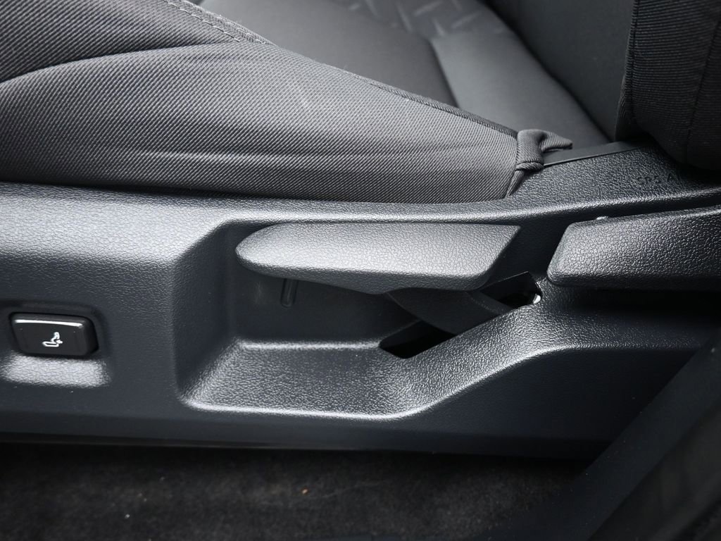 Used 2025 Toyota Tacoma SR image 12