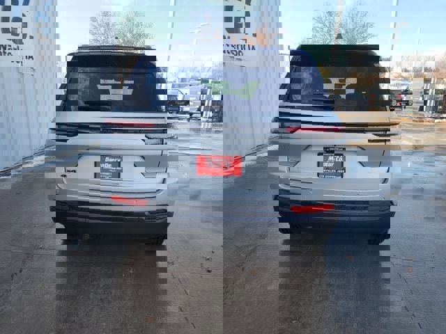 New 2025 Jeep Grand Cherokee Limited image 18