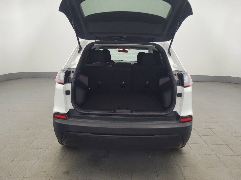 Used 2019 Jeep Cherokee Latitude w/ Cold Weather Group image 29