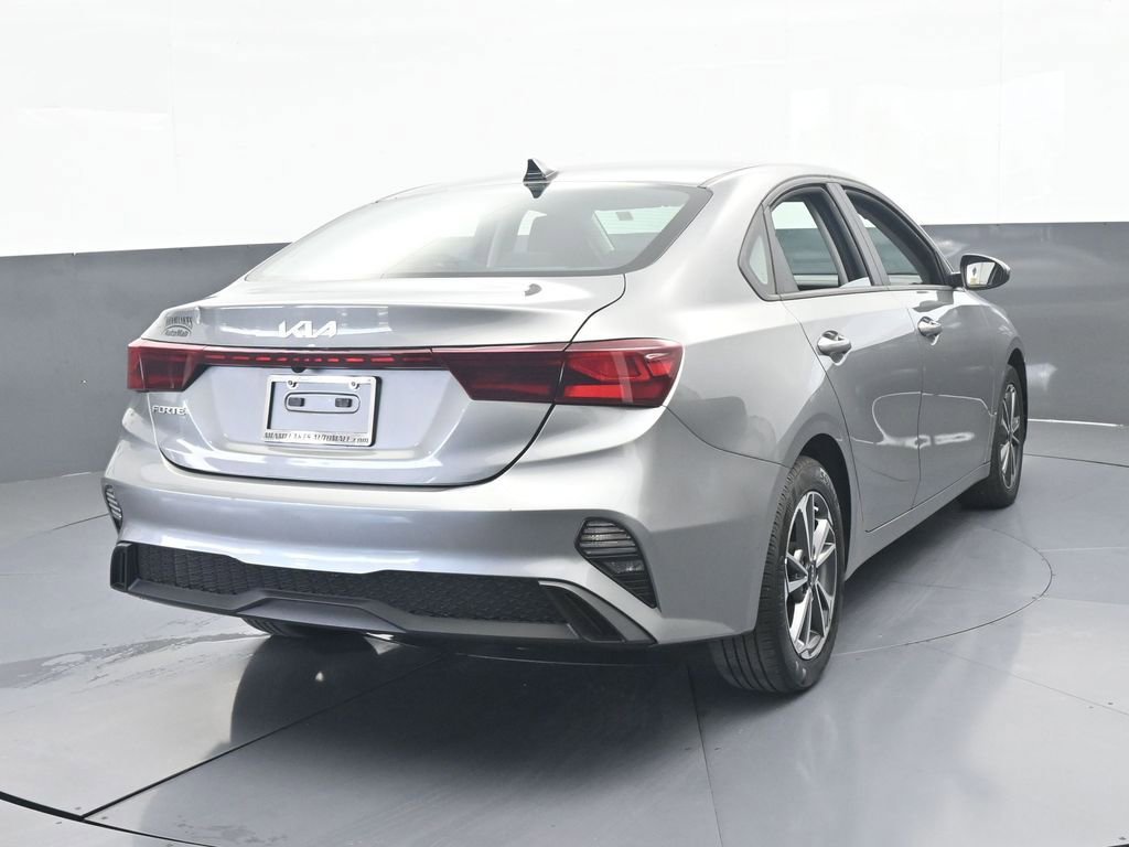 Used 2022 Kia Forte LXS image 5