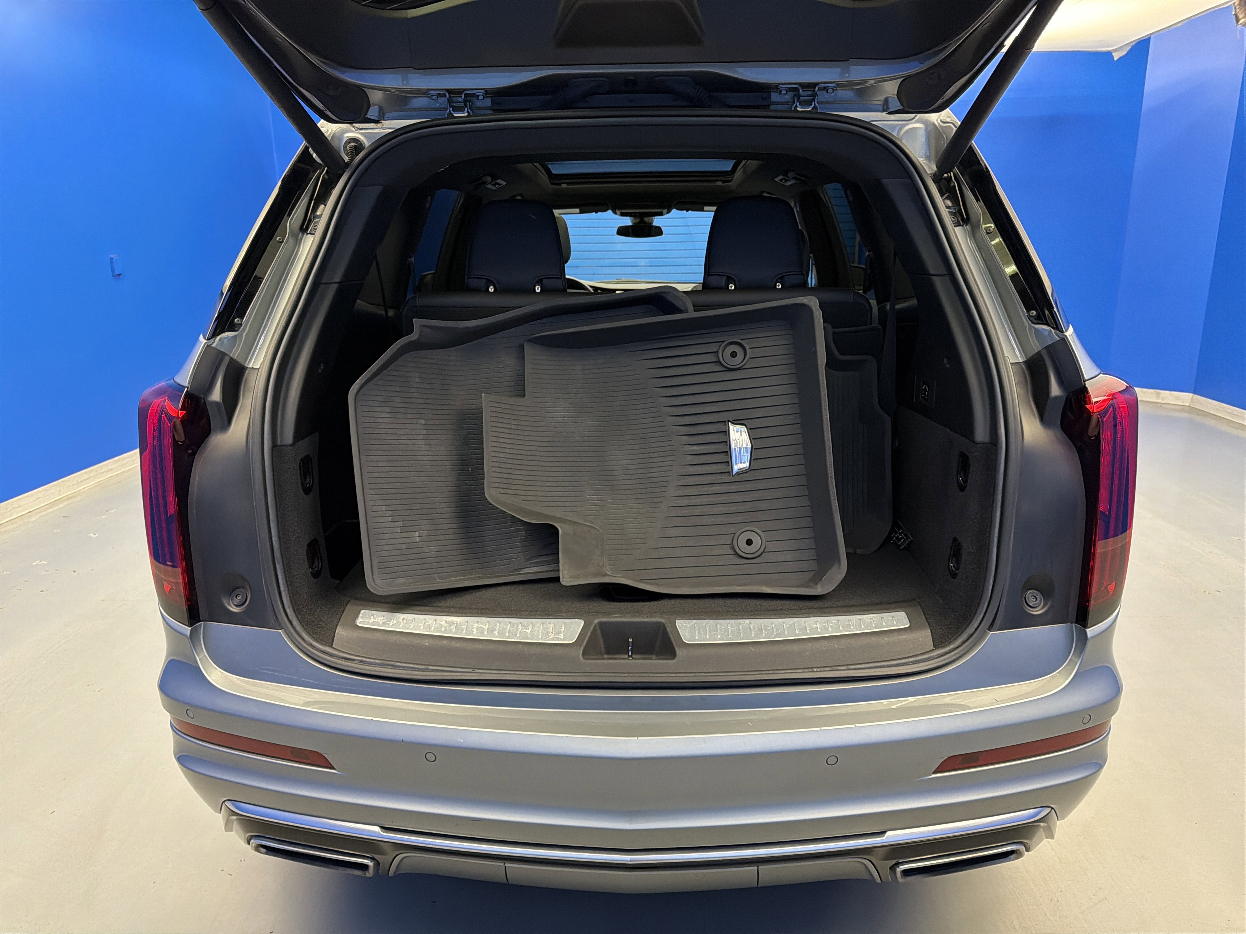 Used 2023 Cadillac XT6 Luxury image 30