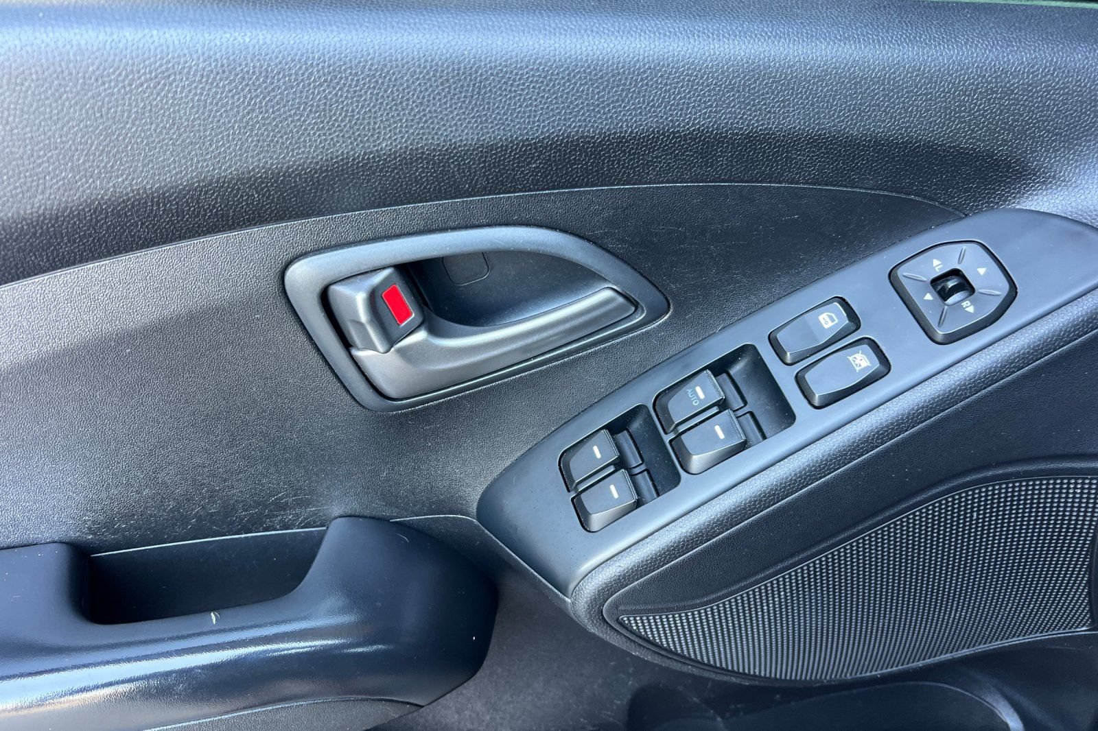 Used 2015 Hyundai Tucson GLS w/ Option Group 02 FWD image 11