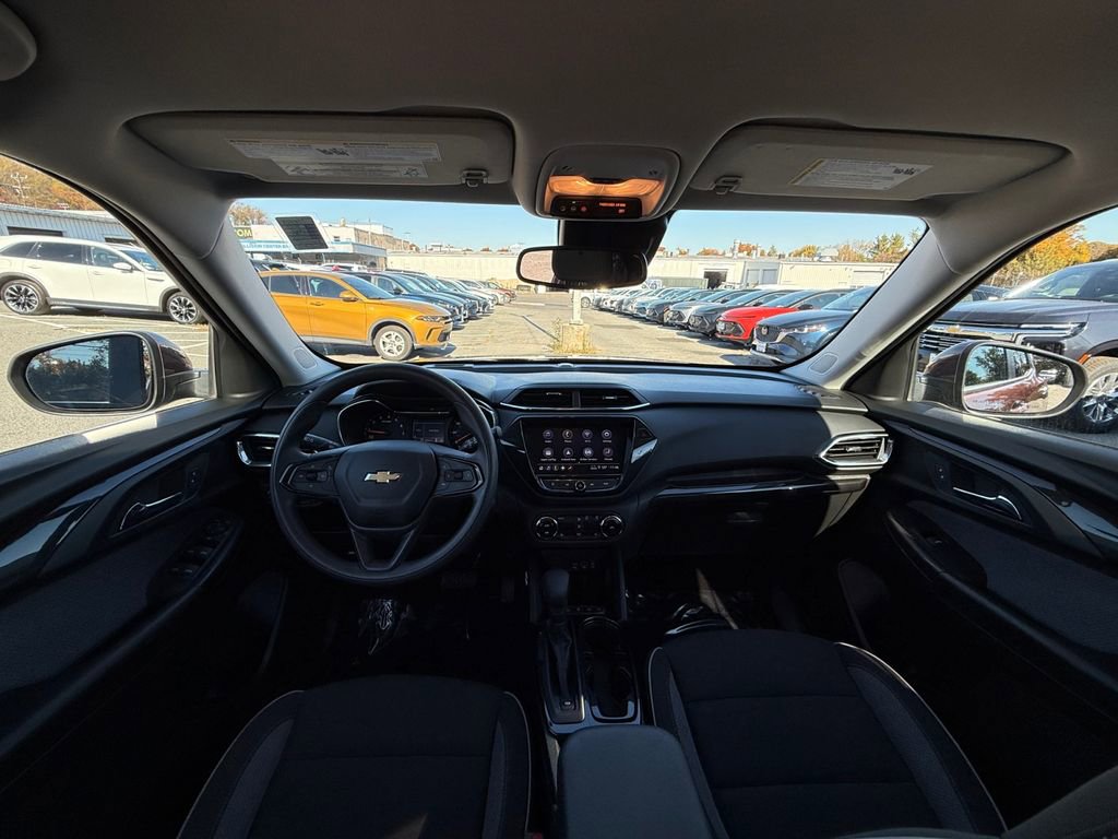 Used 2022 Chevrolet TrailBlazer LT w/ Convenience Package image 18