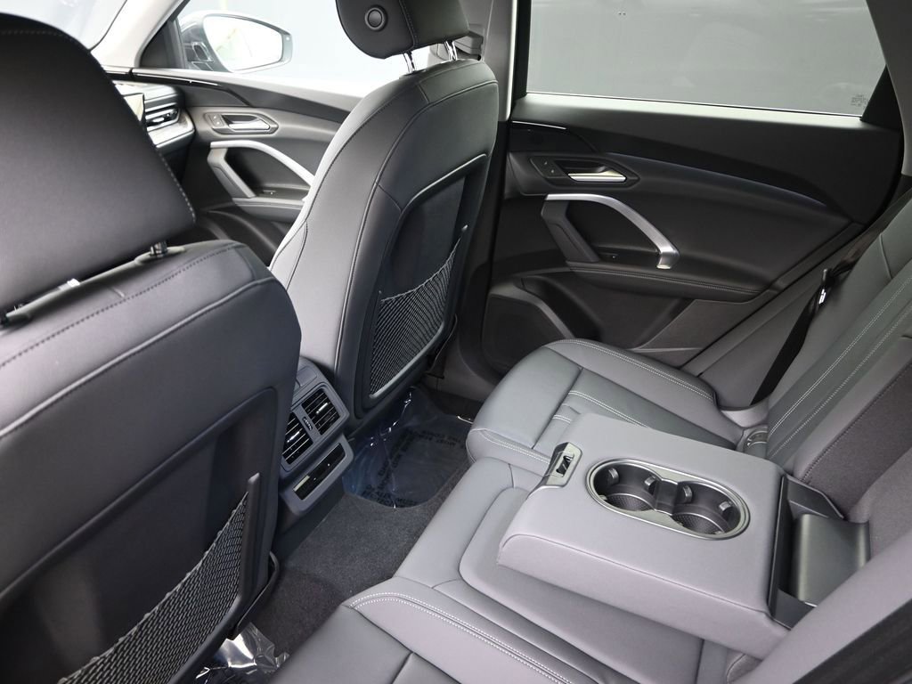 Used 2025 Audi Q5 Premium w/ Convenience Package image 18