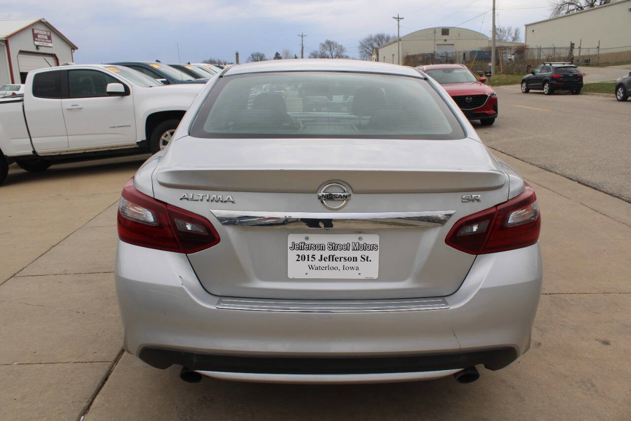 Used 2017 Nissan Altima 2.5 SR image 2