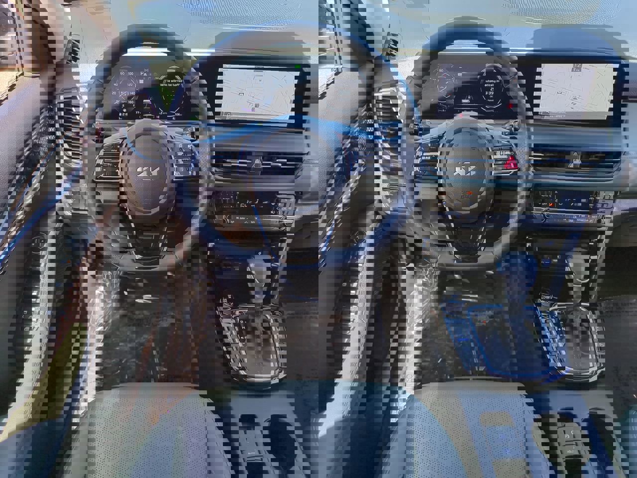 Certified 2024 Kia Seltos SX w/ SX Sunroof Package image 16