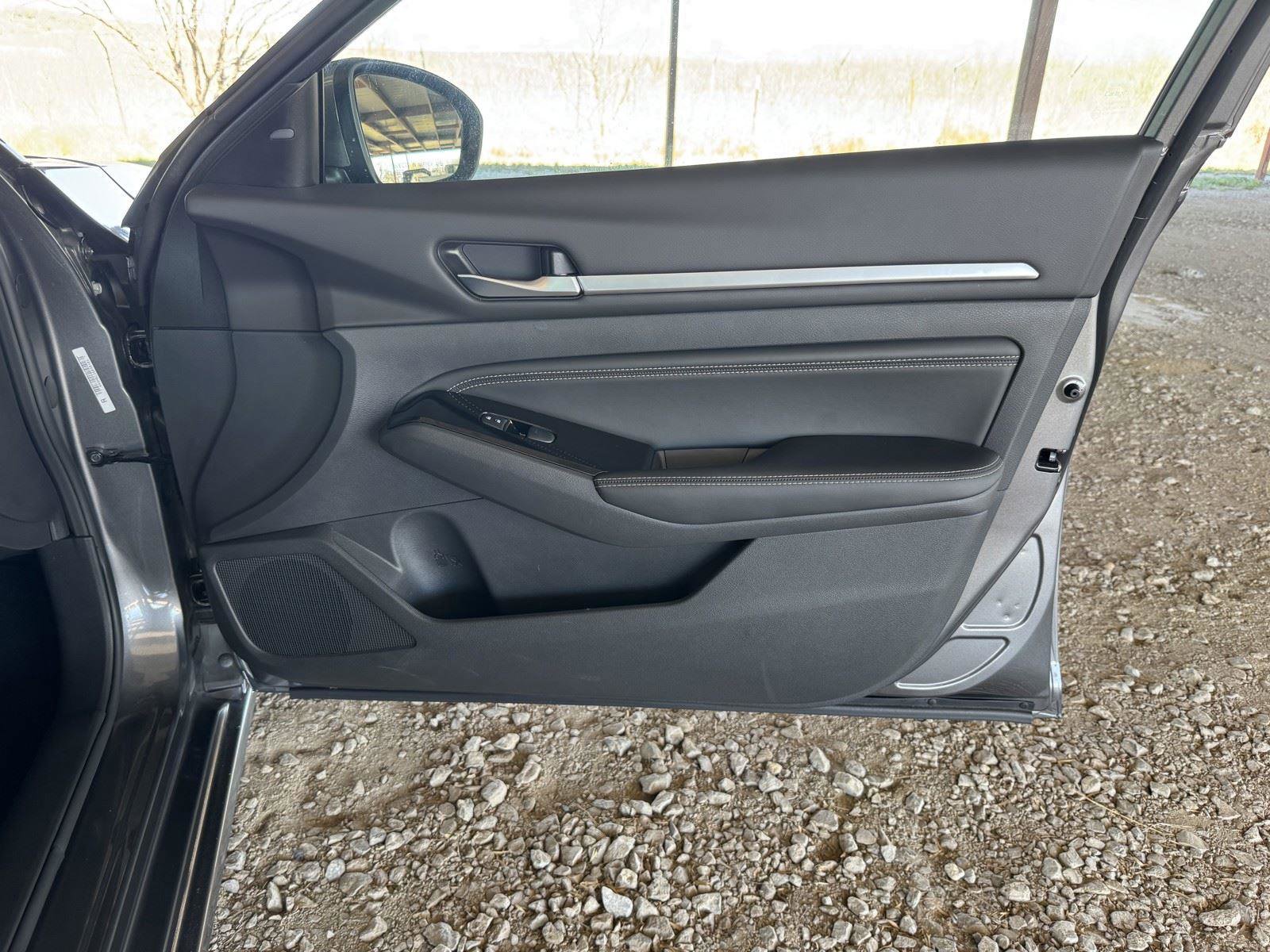 Used 2023 Nissan Altima 2.5 SV w/ SV Premium Package image 37