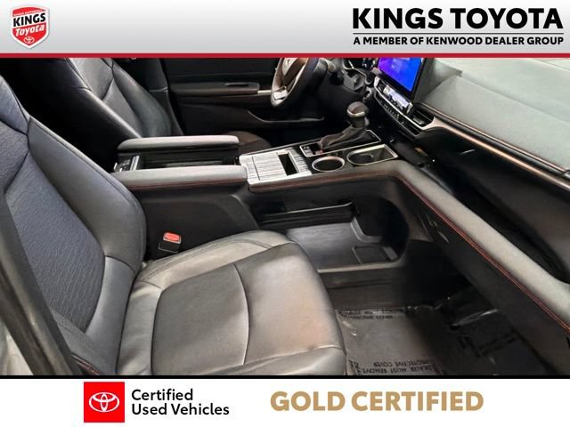 Used 2025 Toyota Sienna XSE AWD/4WD image 10