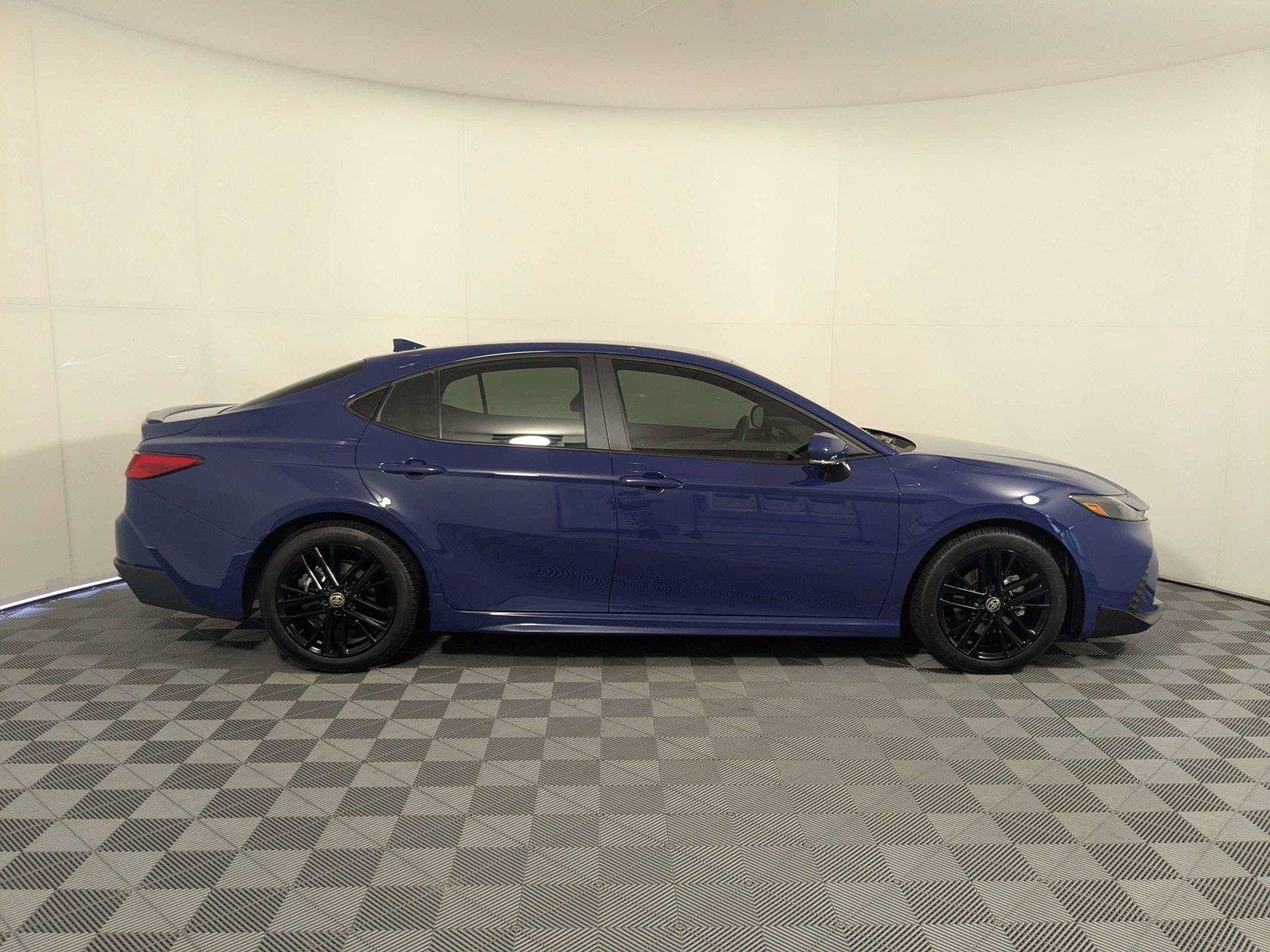 Certified 2025 Toyota Camry SE w/ Convenience Package FWD image 5