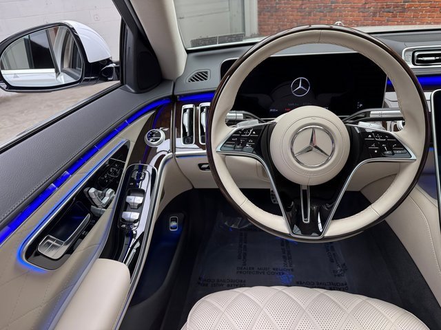 Used 2025 Mercedes-Benz S 580e S 580e image 13