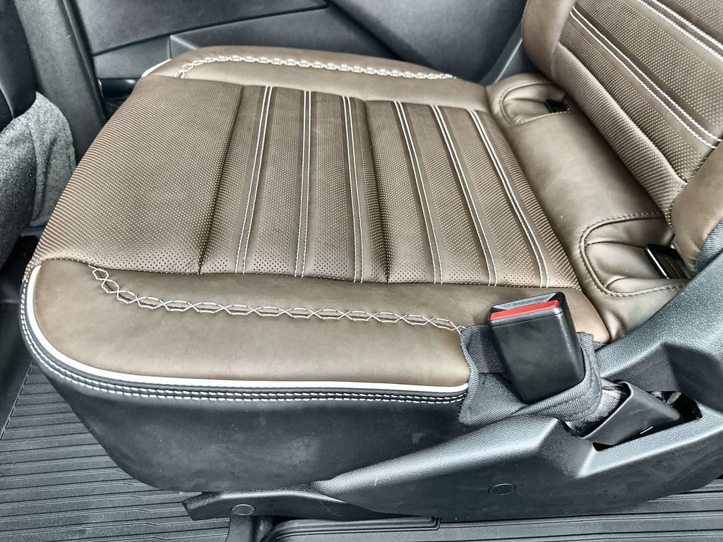 New 2026 GMC Acadia Denali Ultimate w/ LPO, Floor Liner Package AWD/4WD image 17