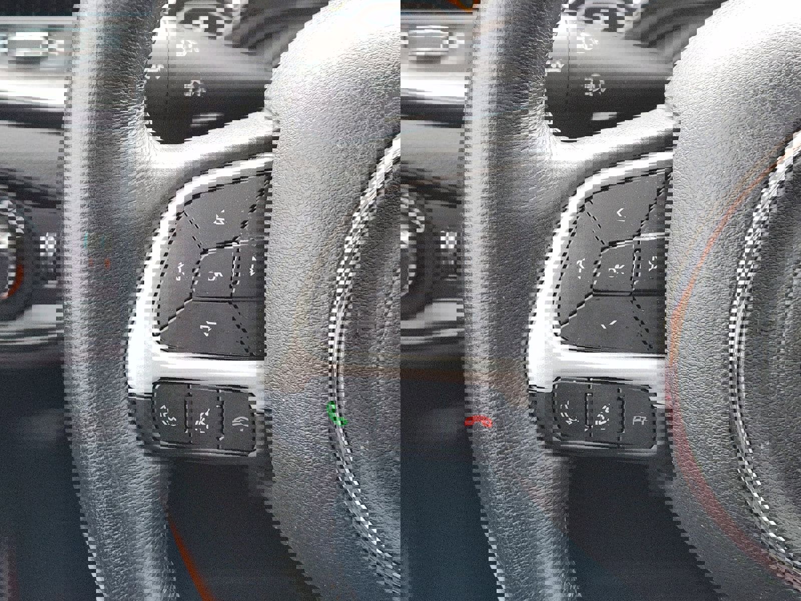 Used 2023 Jeep Renegade Latitude w/ Sun/Sound Group AWD/4WD image 38