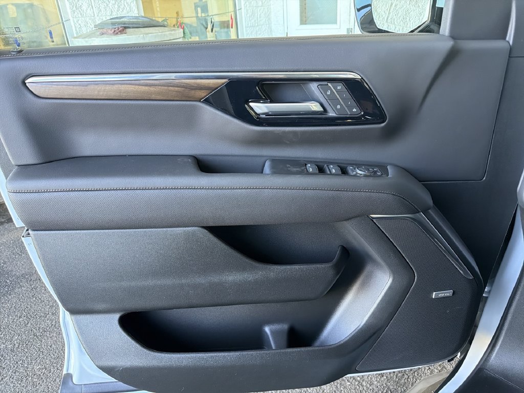 New 2026 Chevrolet Tahoe High Country w/ Sun And Tow Package AWD/4WD image 25