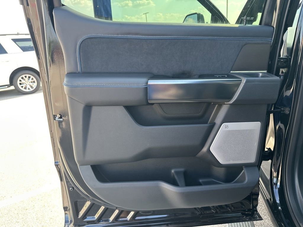 New 2026 Ford F250 Platinum image 40