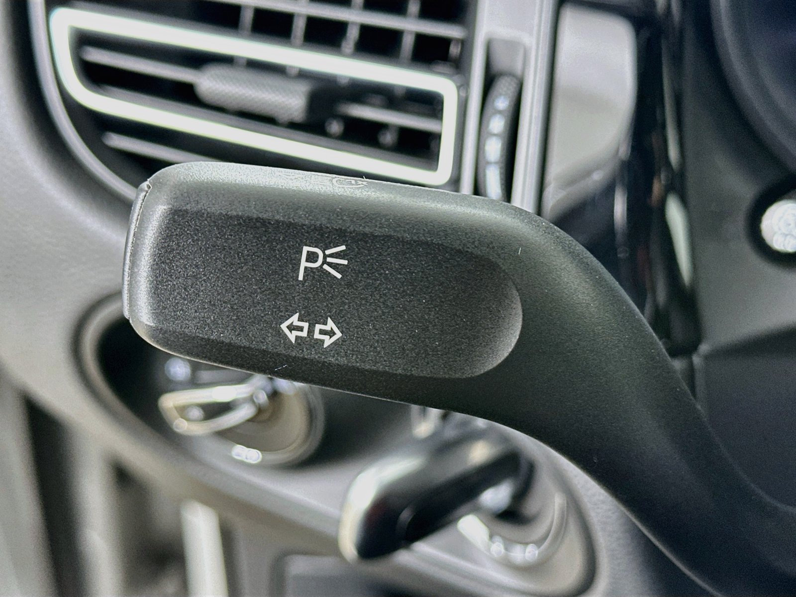 Used 2023 Porsche Macan AWD/4WD image 20