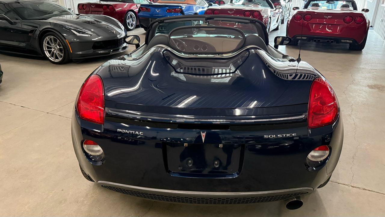 Used 2006 Pontiac Solstice Convertible w/ Premium Package RWD image 10
