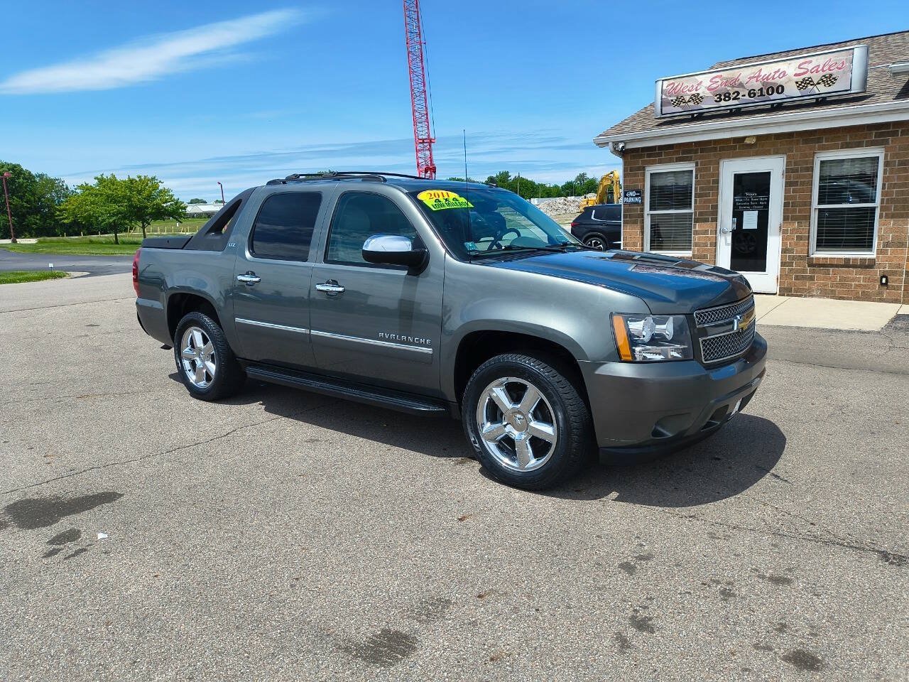 Used 2011 Chevrolet Avalanche LTZ AWD/4WD image 3