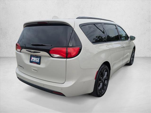 Used 2019 Chrysler Pacifica Touring-L Plus w/ Advanced Safetytec Group image 5