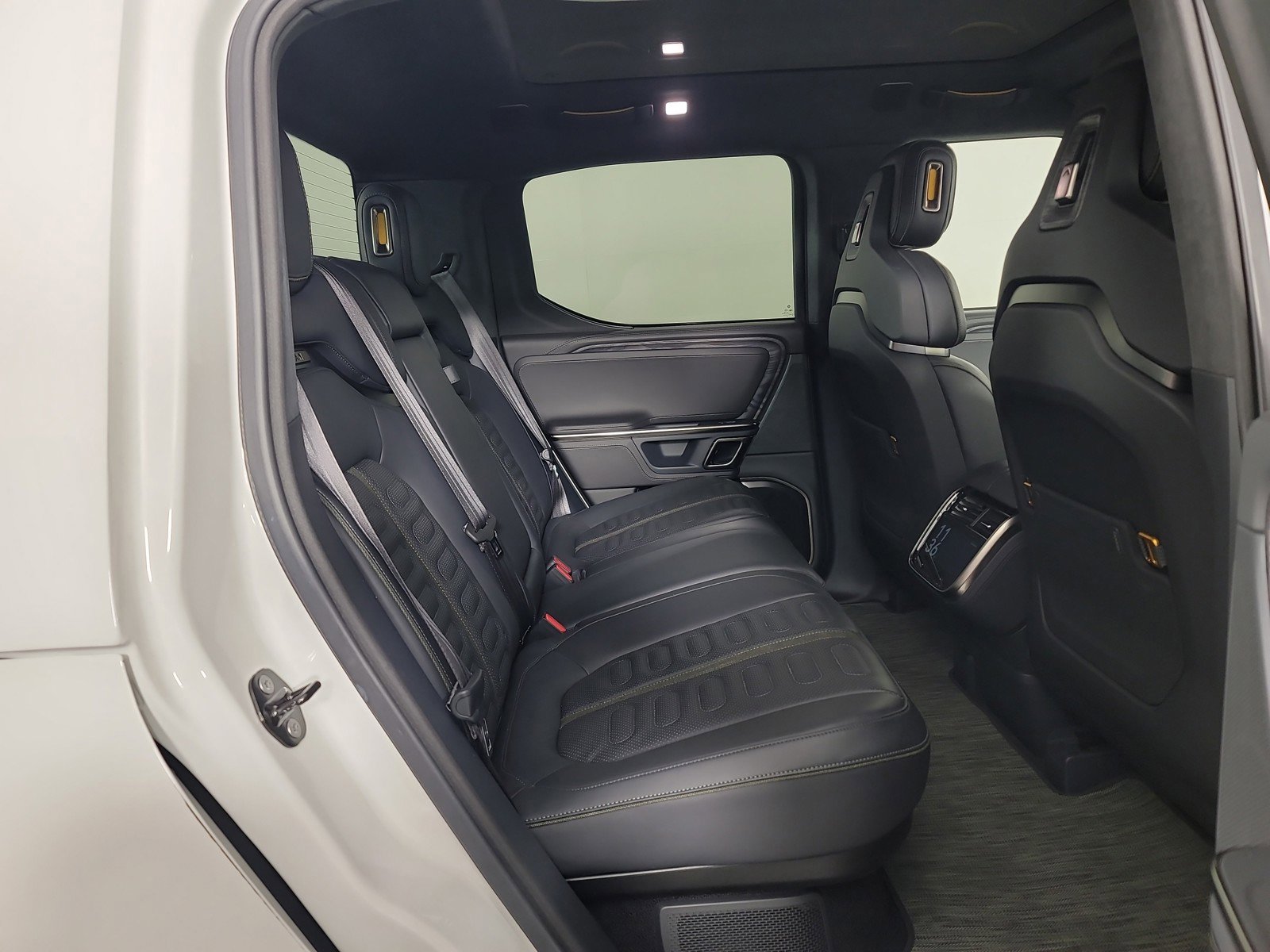 Used 2022 Rivian R1T Adventure image 22