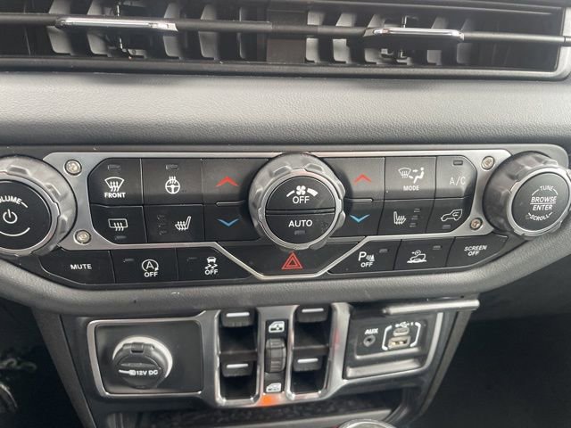 Used 2024 Jeep Wrangler Unlimited Sahara w/ Safety Group AWD/4WD image 27
