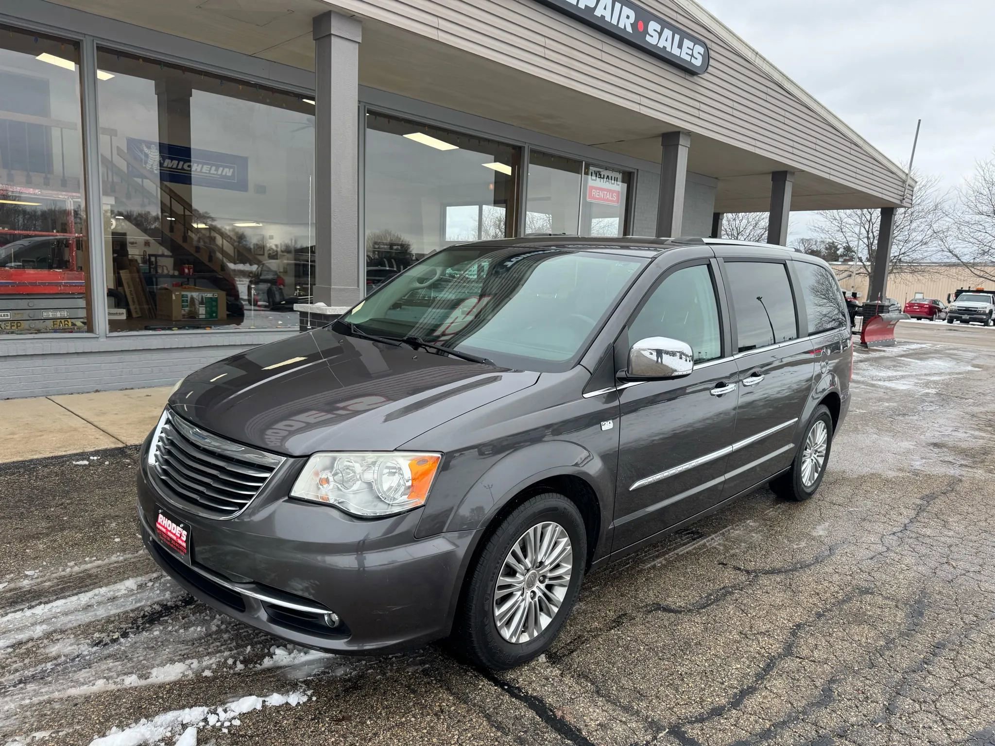Used 2014 Chrysler Town & Country Touring-L