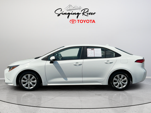 Used 2025 Toyota Corolla LE FWD image 4