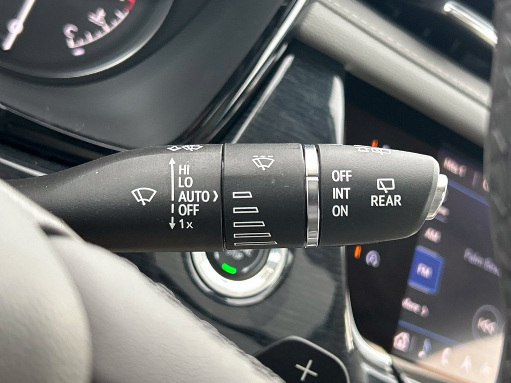 Used 2024 Cadillac XT6 Premium Luxury w/ Technology Package FWD image 33