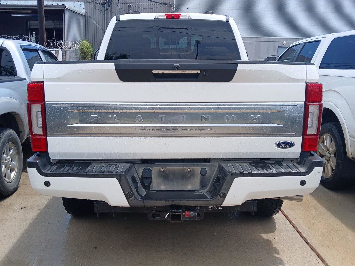 Used 2022 Ford F250 Platinum w/ FX4 Off-Road Package AWD/4WD image 9