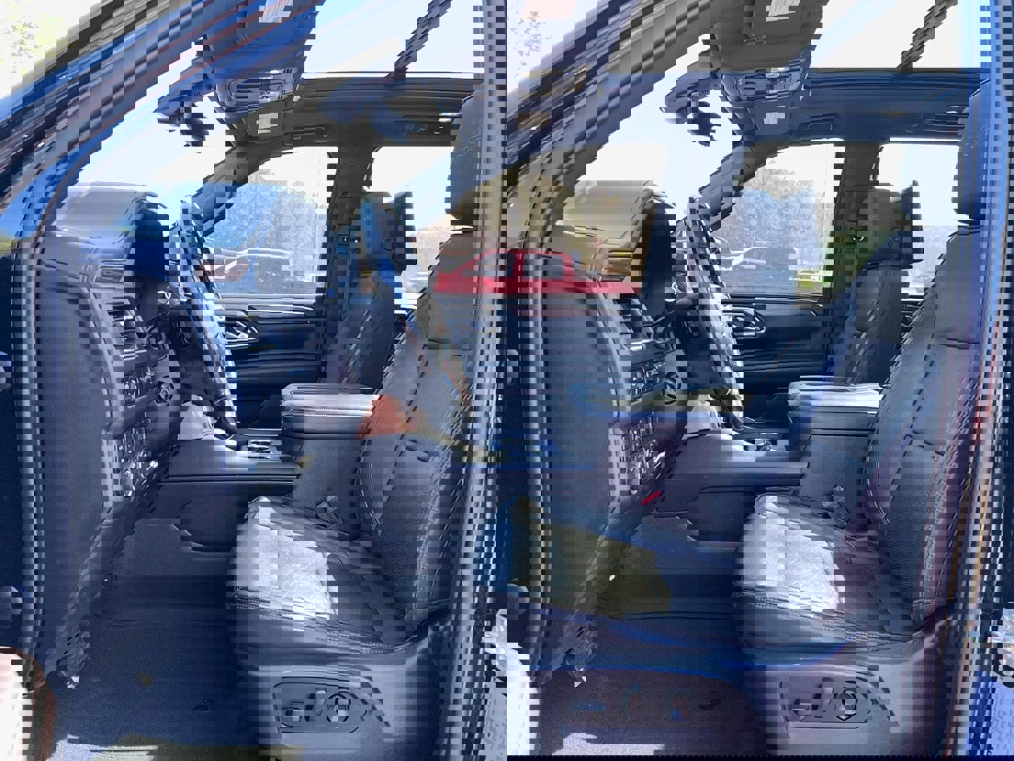 Used 2021 Chevrolet Suburban High Country w/ Premium Package image 12