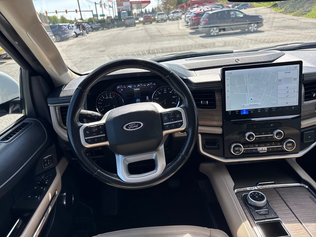 Used 2023 Ford Expedition Max Limited image 13