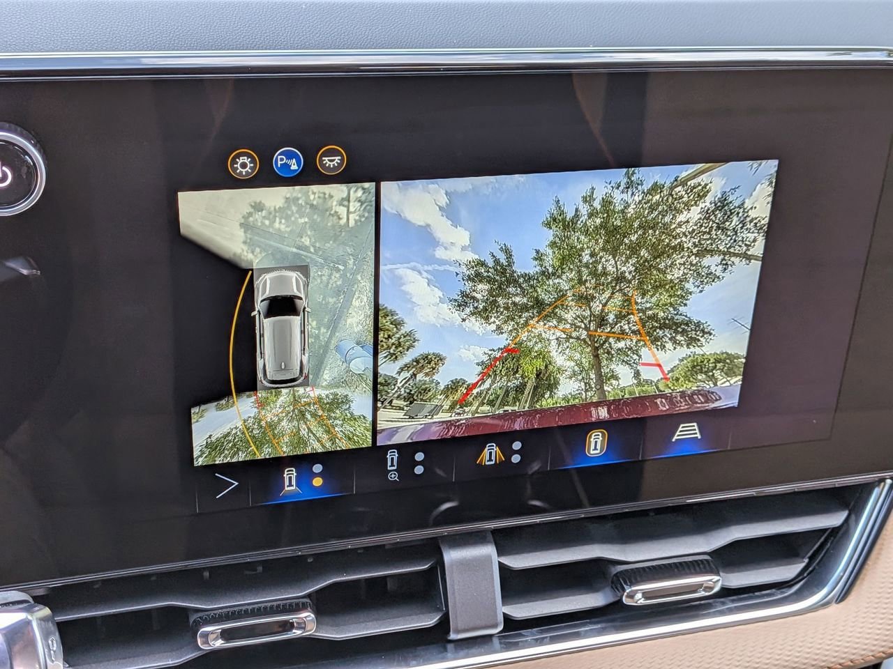 New 2026 Chevrolet Equinox ACTIV w/ Safety and Technology Package FWD image 17
