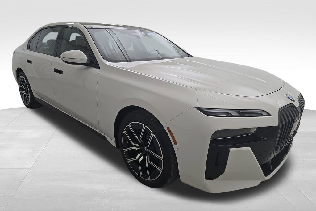 Used 2025 BMW 740i xDrive w/ Premium Package image 2
