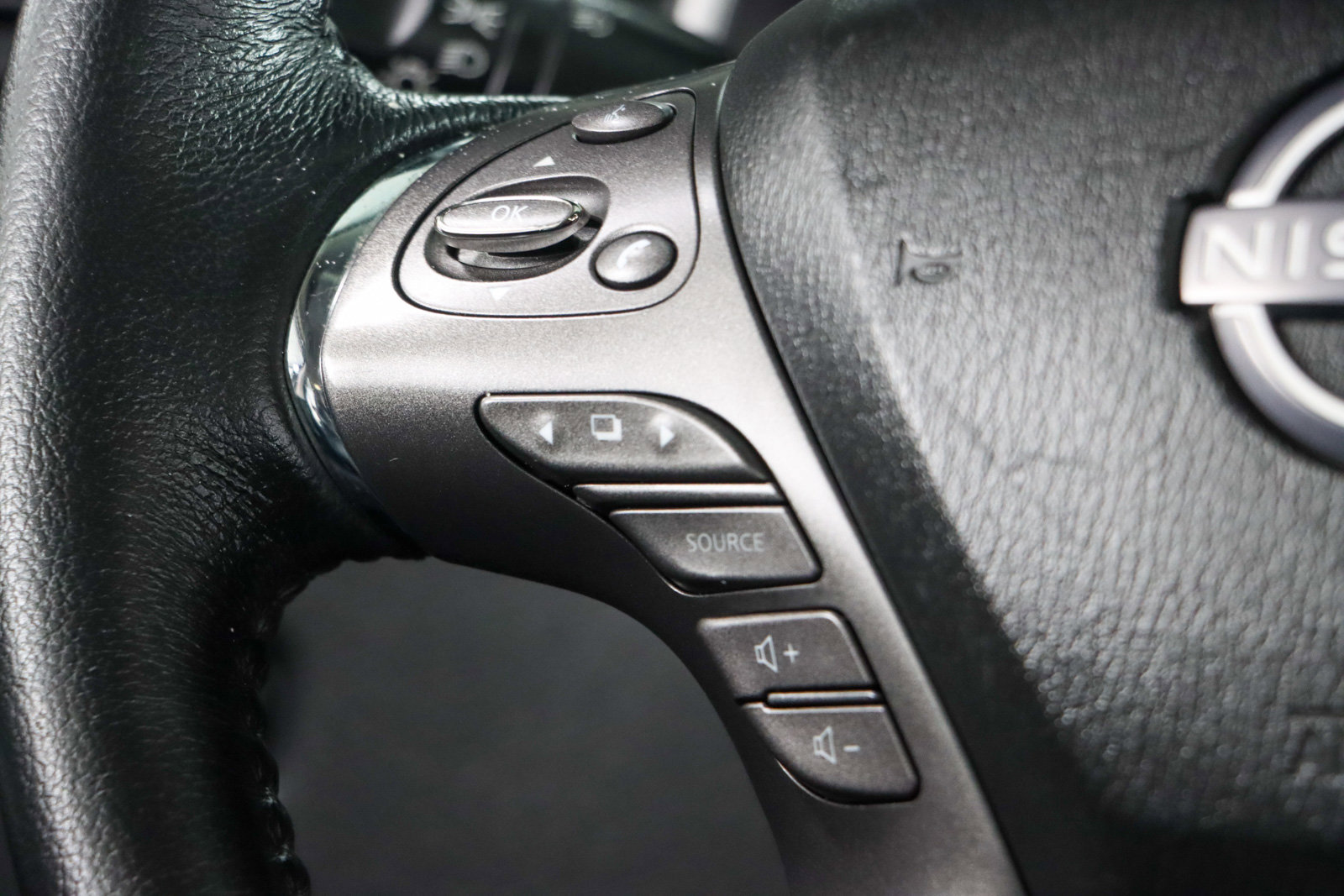 Used 2023 Nissan Murano SL w/ SL Moonroof Package image 13