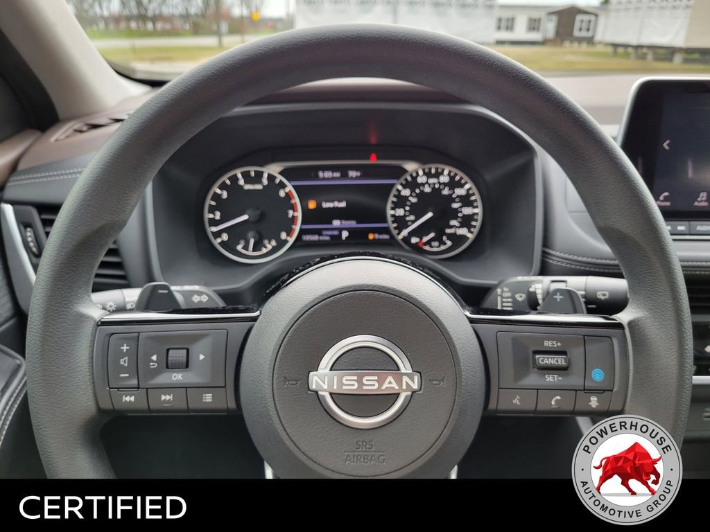 Used 2023 Nissan Rogue SV image 31