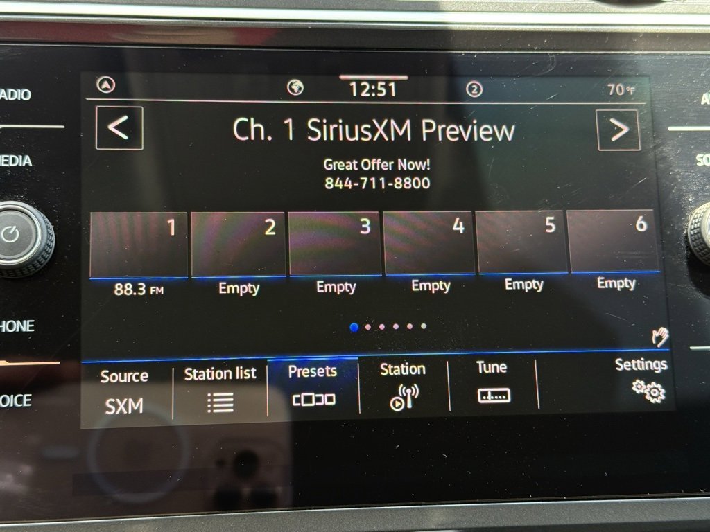 Certified 2024 Volkswagen Tiguan SE image 9