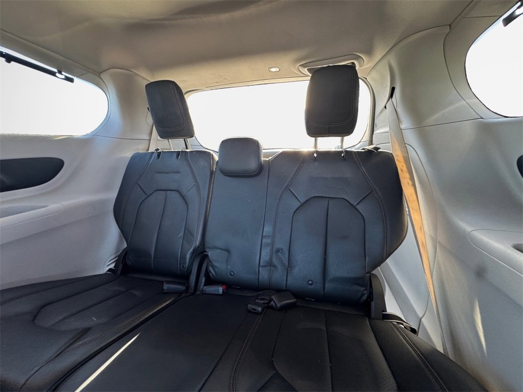 Certified 2019 Chrysler Pacifica Touring-L image 26