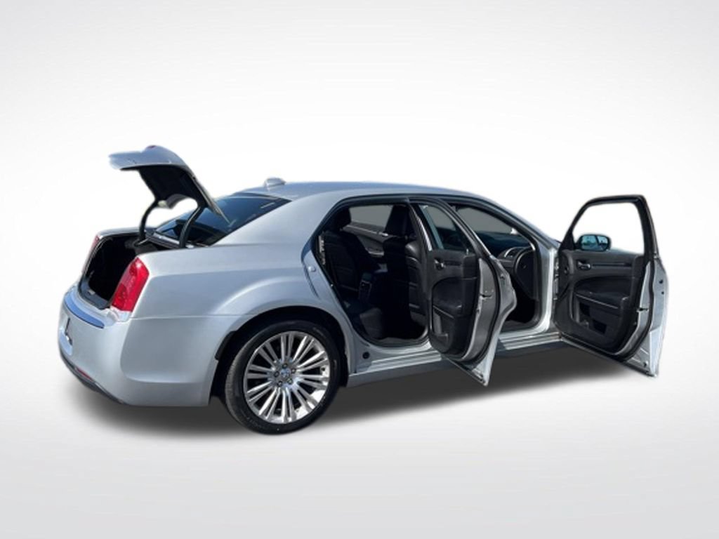 Used 2019 Chrysler 300 Touring L w/ Quick Order Package 22F RWD image 19