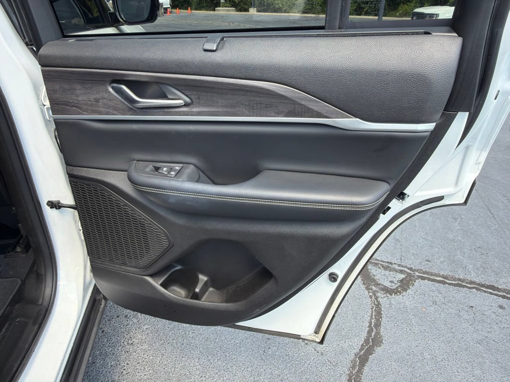Certified 2023 Jeep Grand Cherokee Limited w/ Luxury Tech Group II AWD/4WD image 21