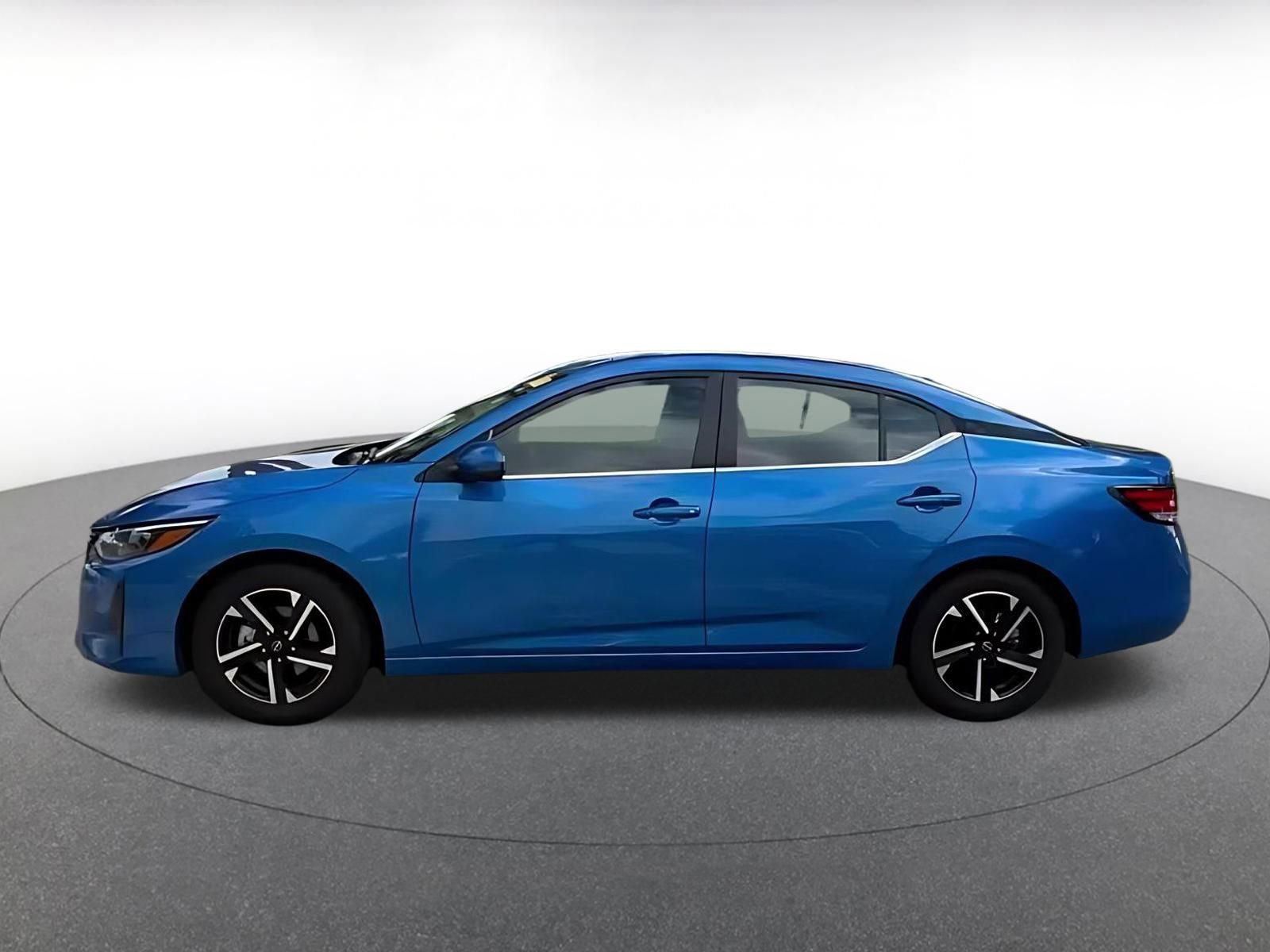 Used 2025 Nissan Sentra SV FWD image 8