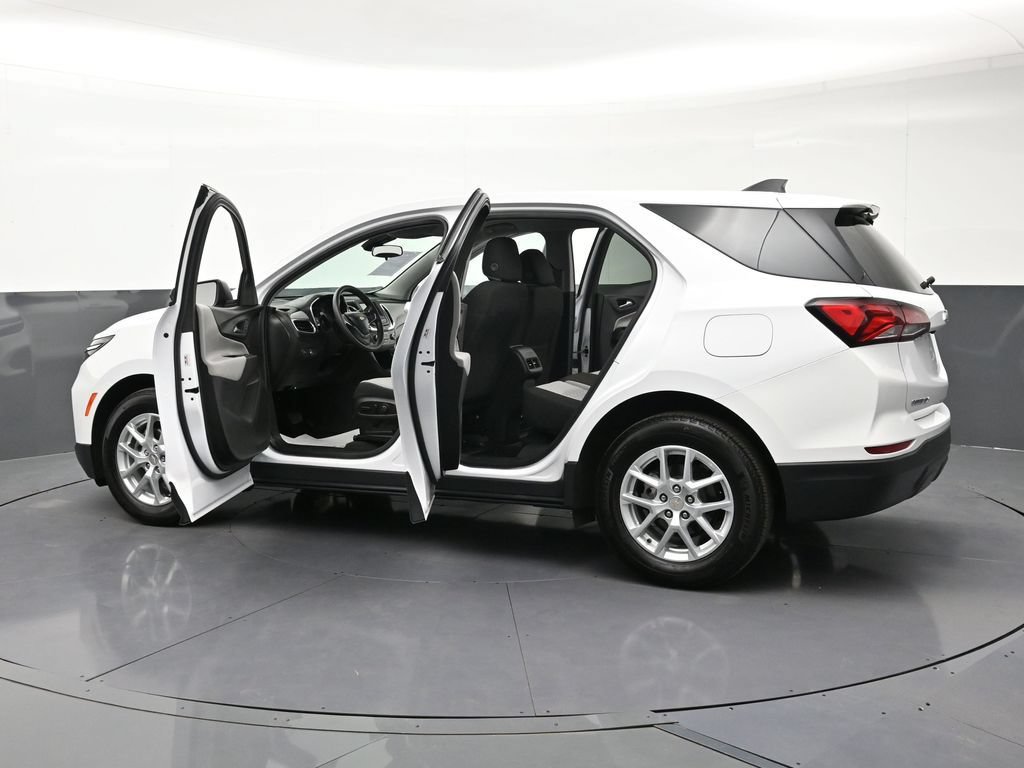 Used 2024 Chevrolet Equinox LS w/ LS Convenience Package FWD image 35