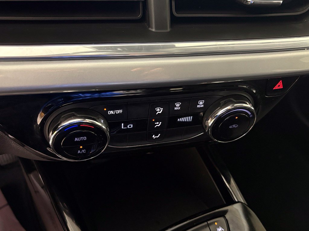 Used 2024 Chevrolet Trax LT FWD image 31