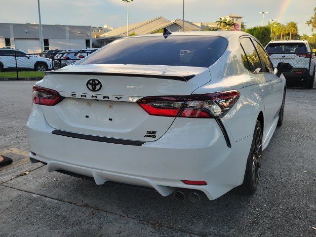 Used 2023 Toyota Camry SE AWD/4WD image 4