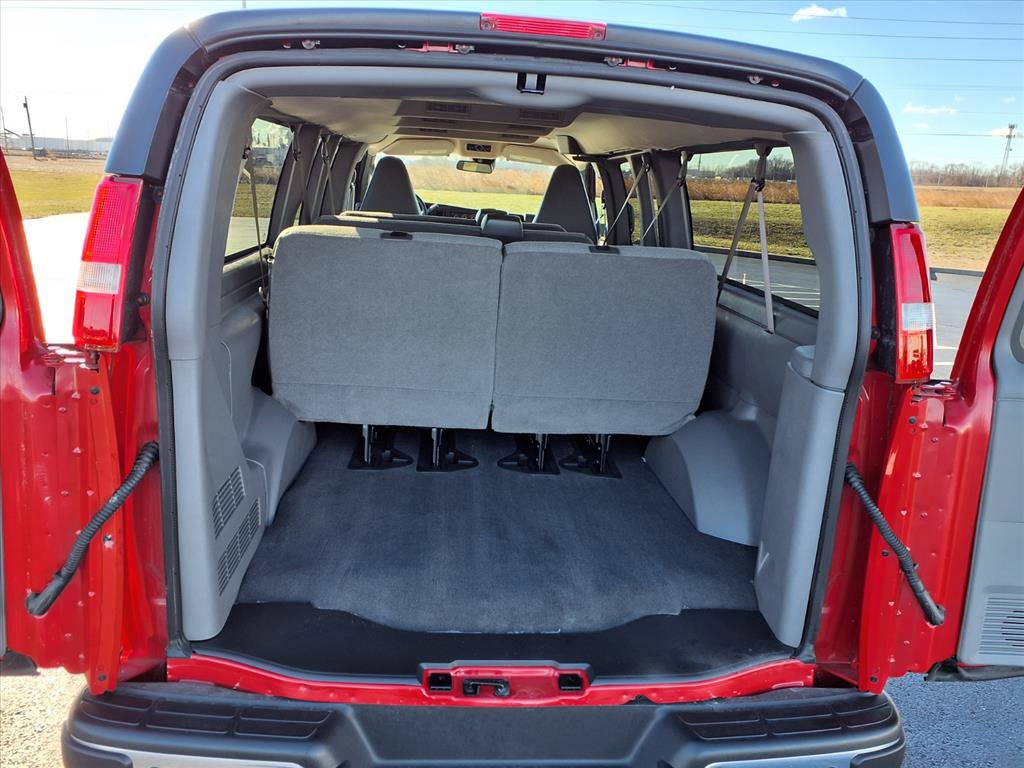 Used 2025 Chevrolet Express 3500 LT w/ LT Preferred Equipment Group RWD image 22