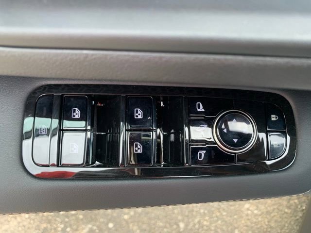 Used 2024 Nissan Ariya AWD image 16