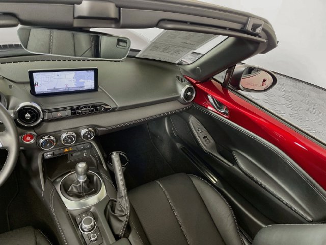 Used 2025 MAZDA MX-5 Miata RF Grand Touring RWD image 26