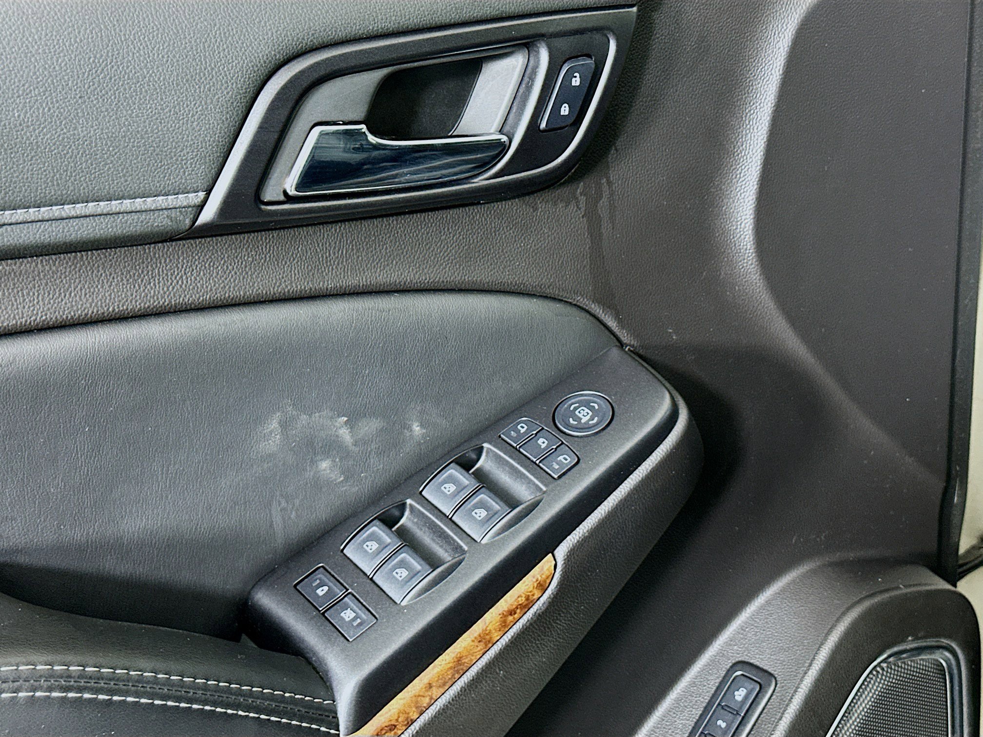 Used 2016 Chevrolet Suburban LTZ AWD/4WD image 15