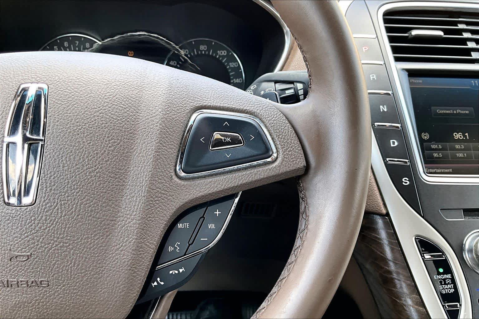 Used 2016 Lincoln MKX Reserve FWD image 25